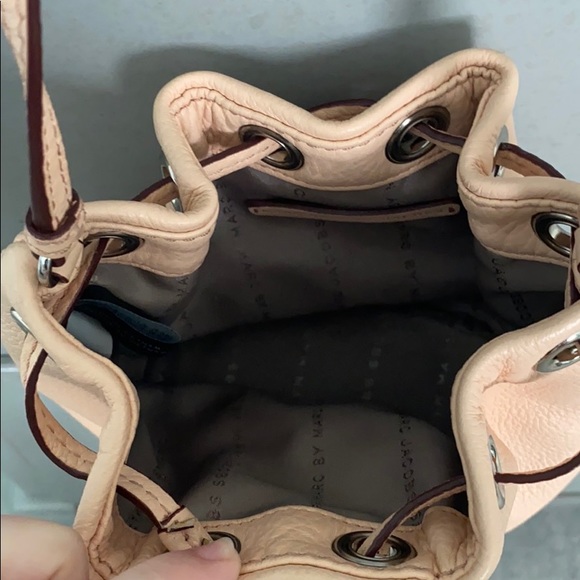 marc jacobs tie purse!! - Picture 5 of 6